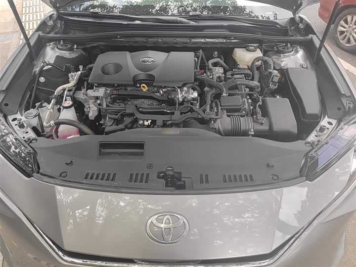 Фото 11 - Toyota Camry