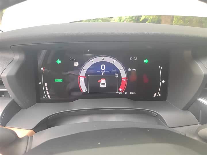 Фото 4 - Toyota Camry