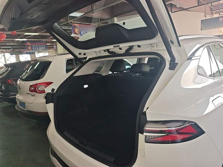 Фото 19 - Roewe D5X DMH