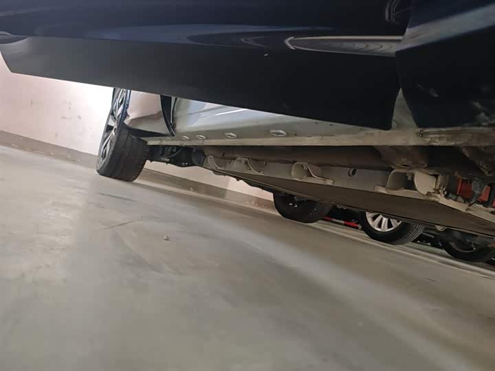 Фото 21 - Roewe D5X DMH