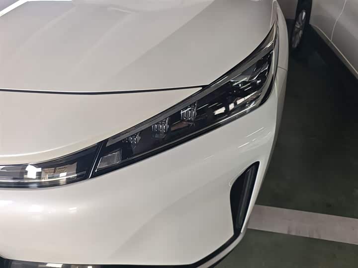 Фото 24 - Roewe D5X DMH