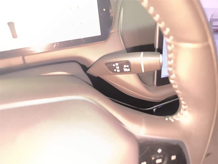 Фото 14 - Changan Deepal SL03