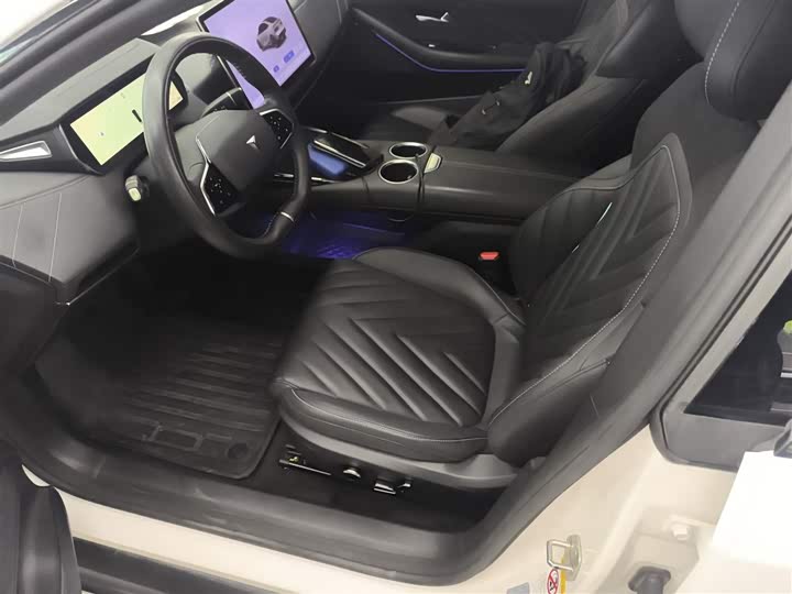 Фото 15 - Changan Deepal SL03