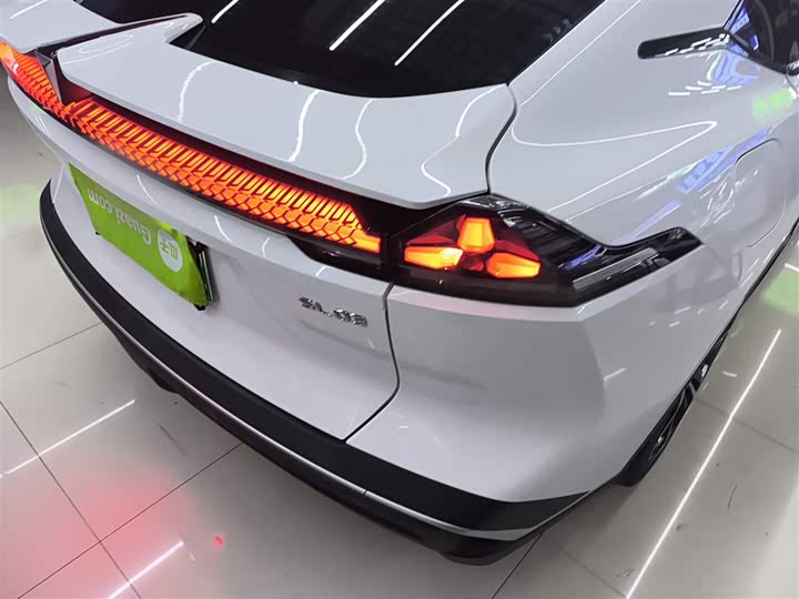 Фото 8 - Changan Deepal SL03