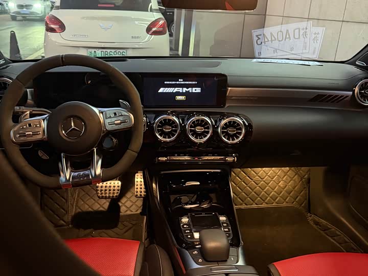 Фото 8 - Mercedes-Benz CLA-Class AMG