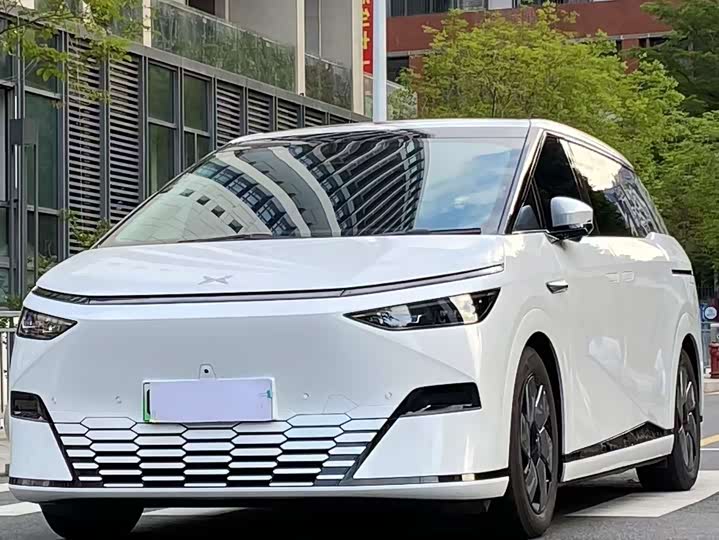 Фото 1 - XPeng X9