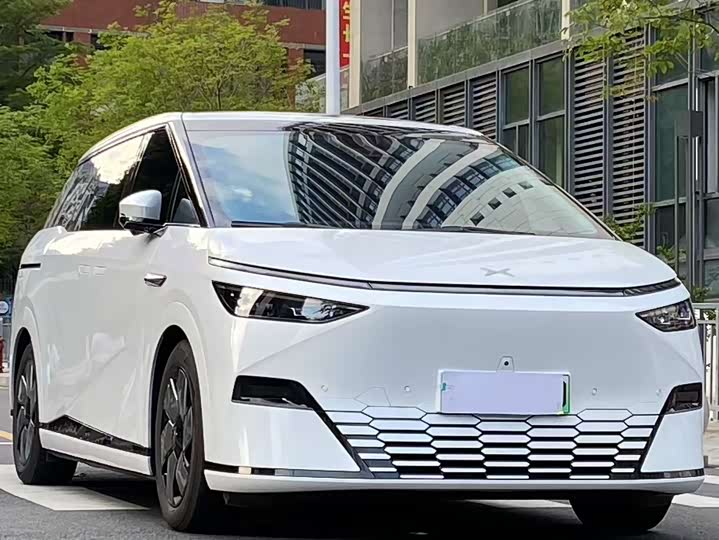 Фото 3 - XPeng X9