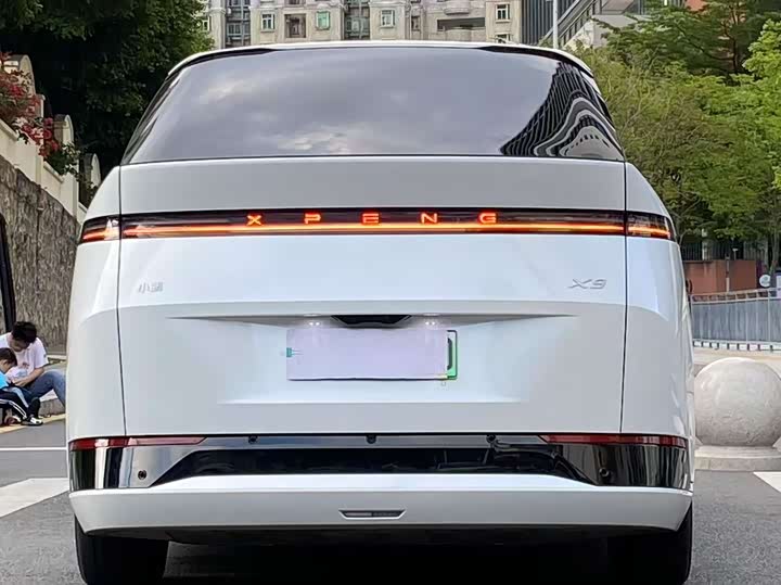 Фото 8 - XPeng X9