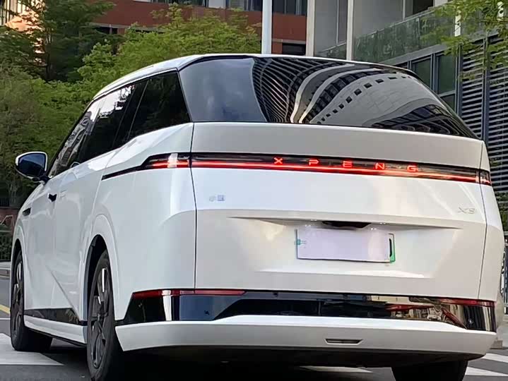 Фото 9 - XPeng X9
