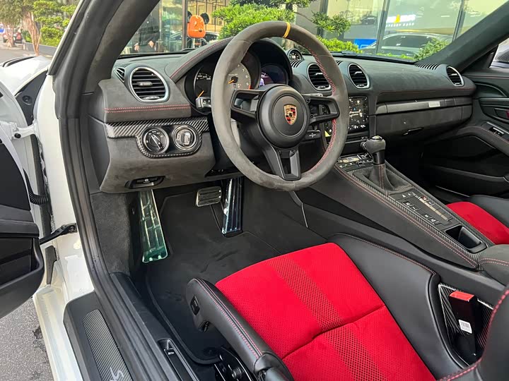 Фото 2 - Porsche 718