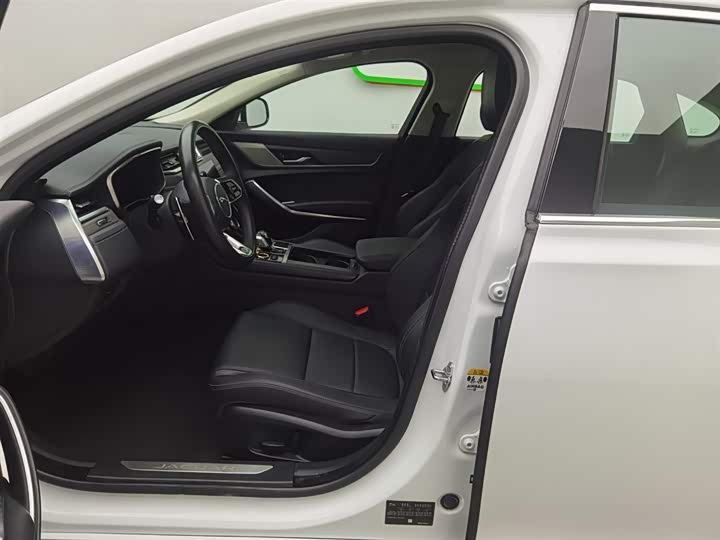 Фото 10 - Jaguar XF L