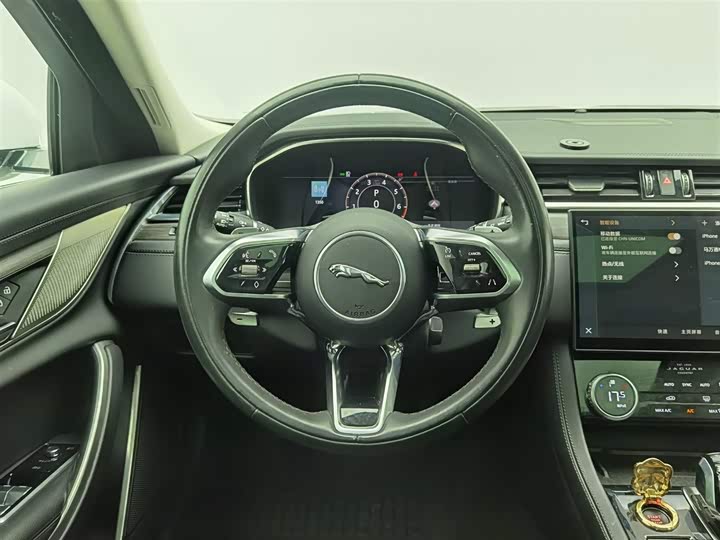 Фото 11 - Jaguar XF L