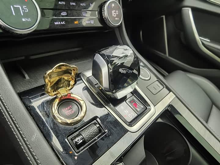 Фото 13 - Jaguar XF L