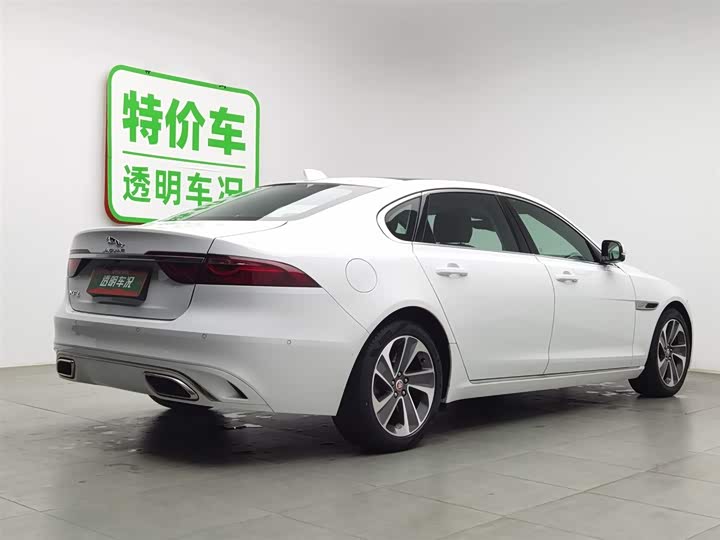 Фото 2 - Jaguar XF L