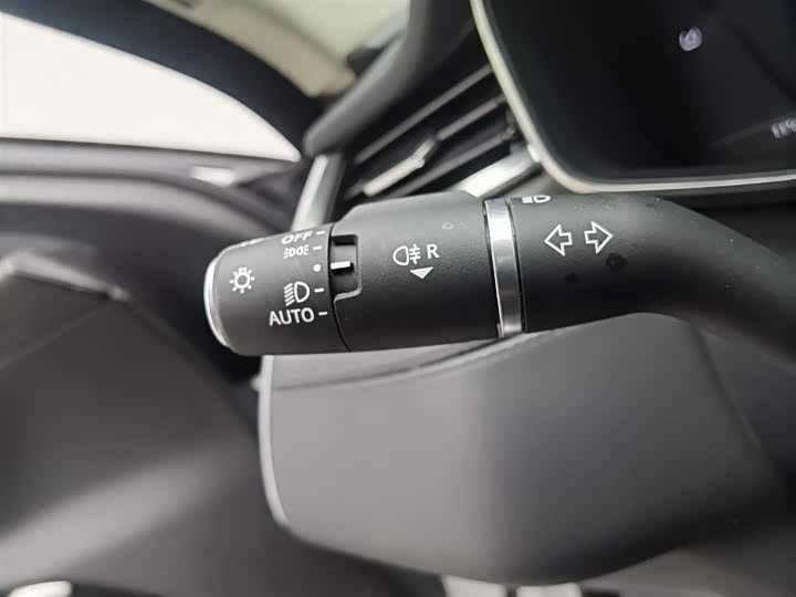 Фото 21 - Jaguar XF L