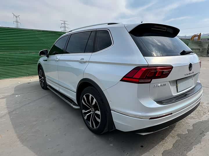 Фото 4 - Volkswagen Tiguan L Pro