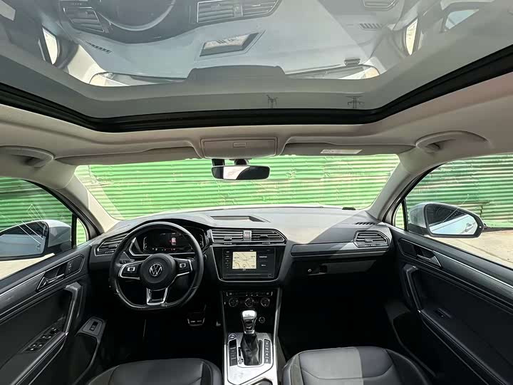 Фото 8 - Volkswagen Tiguan L Pro