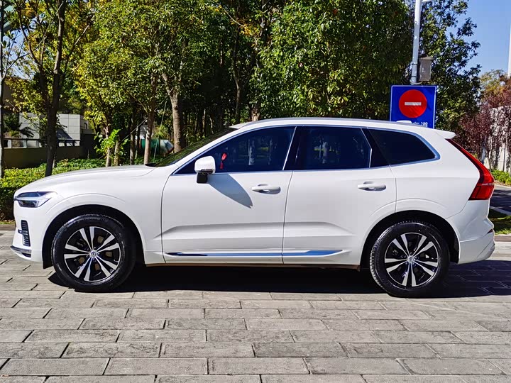 Фото 8 - Volvo XC60