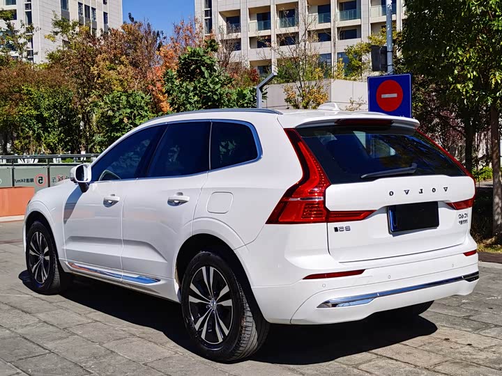 Фото 9 - Volvo XC60