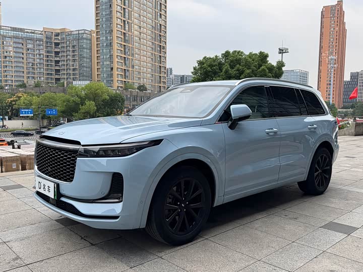 Фото 1 - LiXiang One