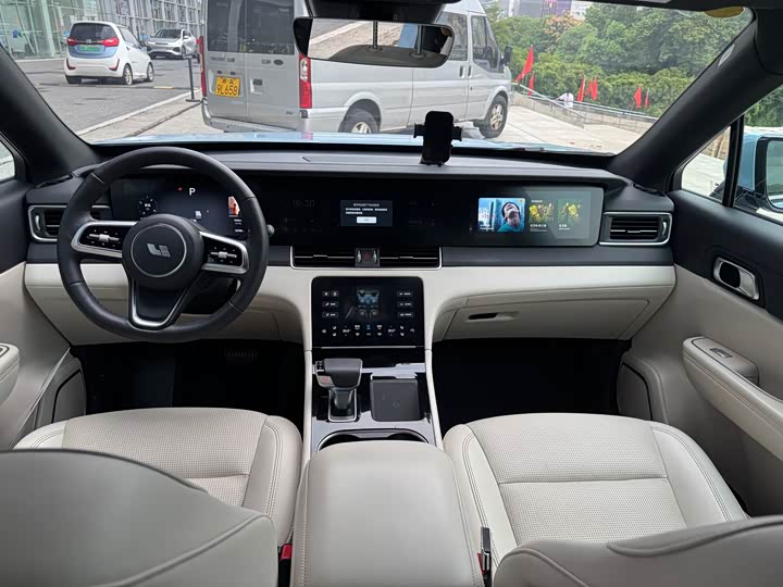 Фото 11 - LiXiang One