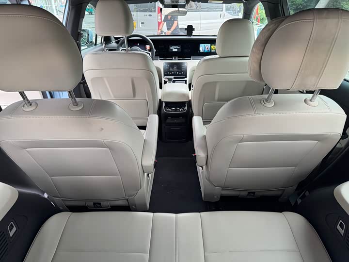 Фото 12 - LiXiang One