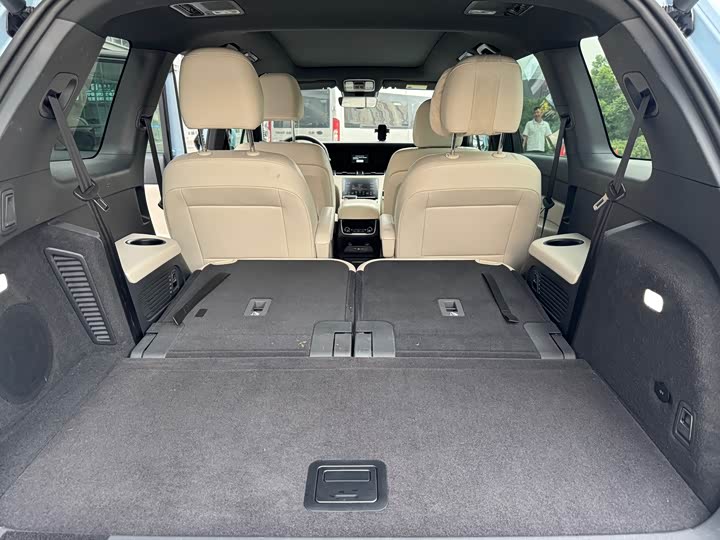 Фото 13 - LiXiang One