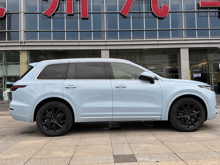 Фото 8 - LiXiang One