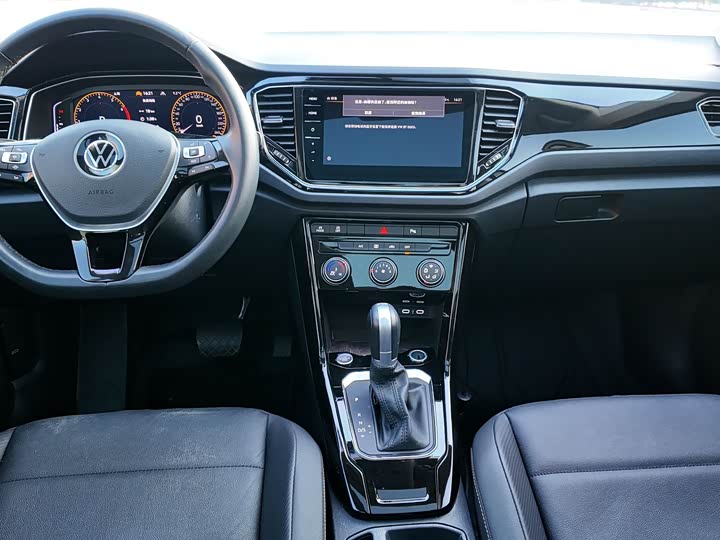 Фото 11 - Volkswagen T-Roc