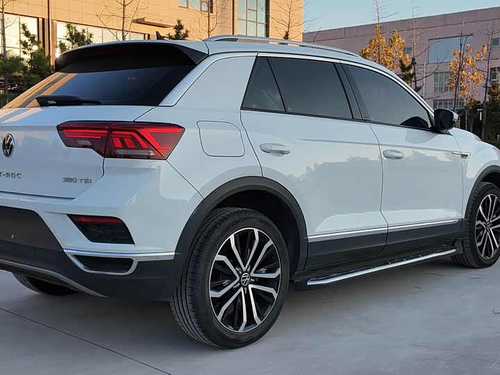 Фото 4 - Volkswagen T-Roc