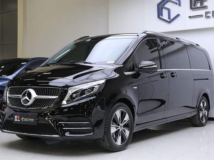 Фото 24 - Mercedes-Benz V-Class