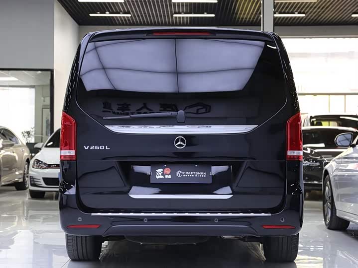 Фото 26 - Mercedes-Benz V-Class