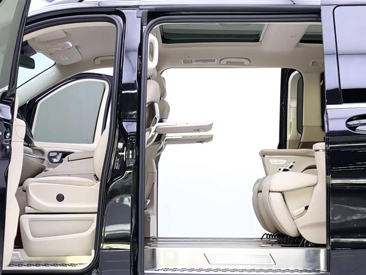 Фото 5 - Mercedes-Benz V-Class