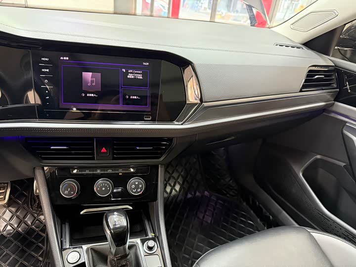 Фото 12 - Volkswagen Sagitar L