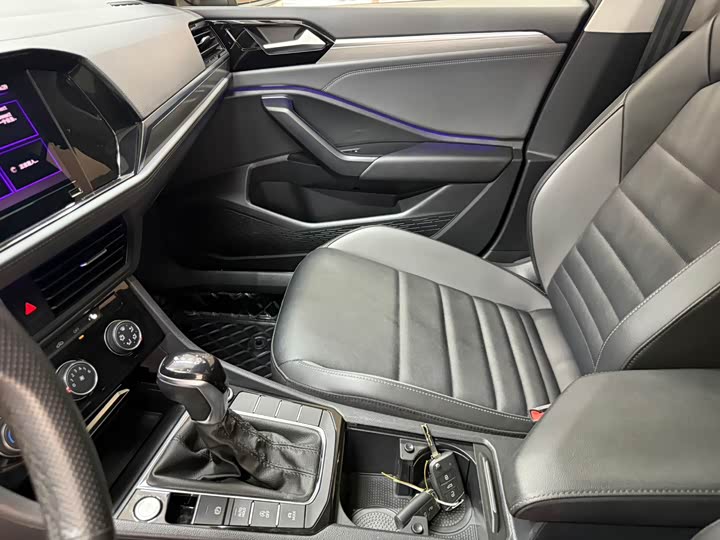 Фото 13 - Volkswagen Sagitar L