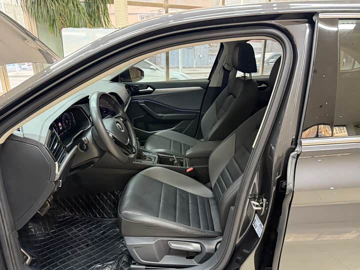 Фото 16 - Volkswagen Sagitar L