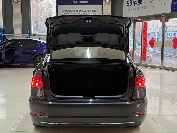 Фото 24 - Volkswagen Sagitar L