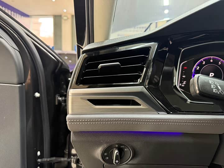 Фото 9 - Volkswagen Sagitar L