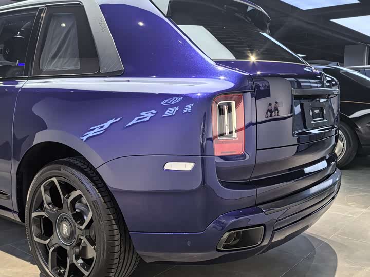 Фото 11 - Rolls-Royce Cullinan