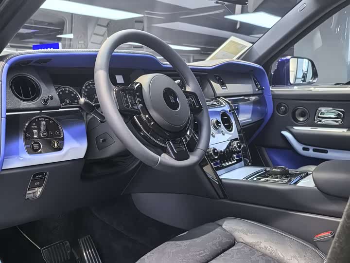 Фото 5 - Rolls-Royce Cullinan