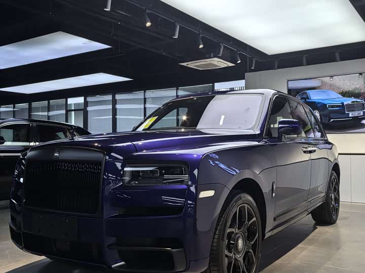 Фото 6 - Rolls-Royce Cullinan