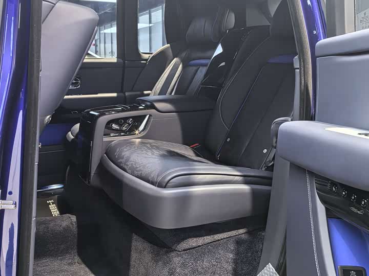 Фото 9 - Rolls-Royce Cullinan