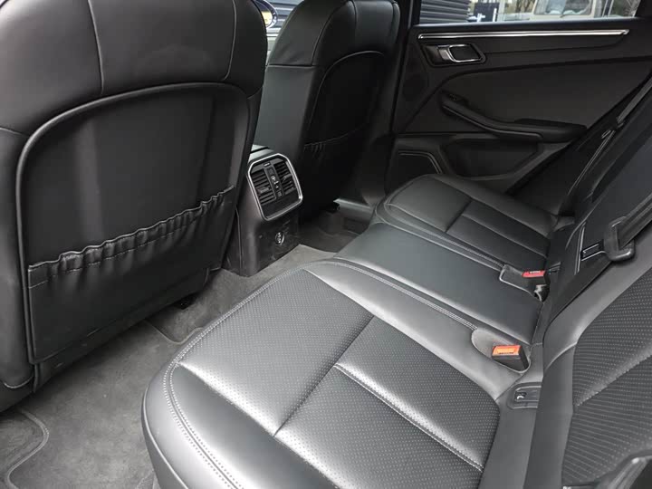 Фото 3 - Porsche Macan