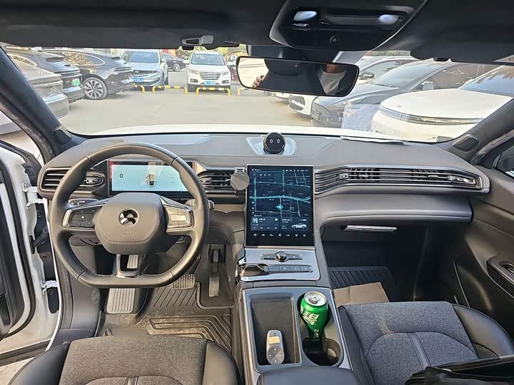 Фото 10 - Nio EC6