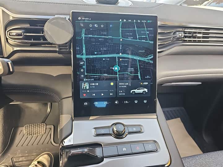 Фото 13 - Nio EC6