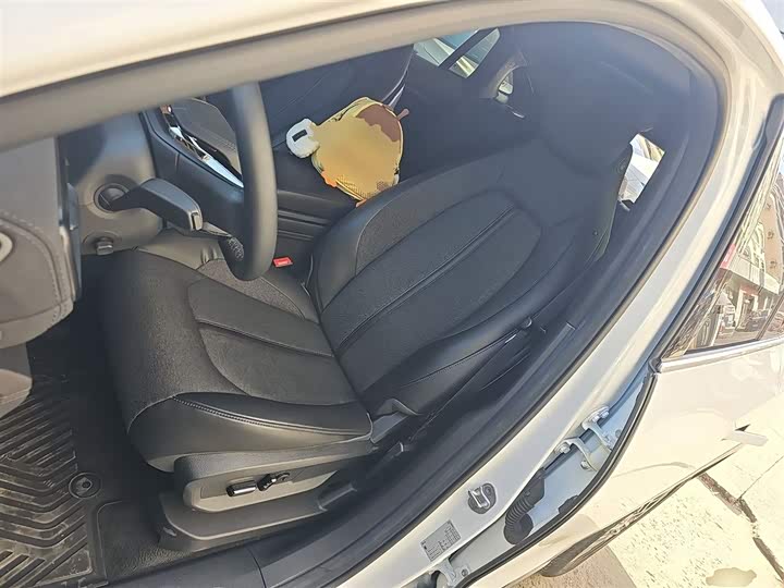 Фото 15 - Nio EC6