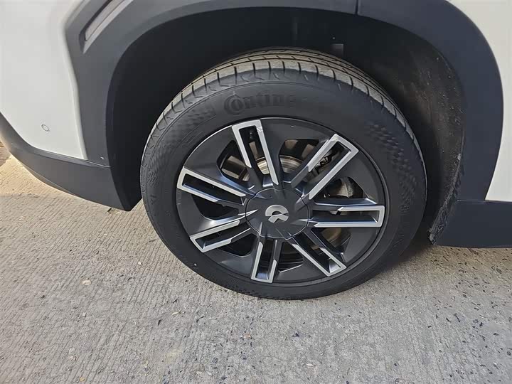 Фото 26 - Nio EC6