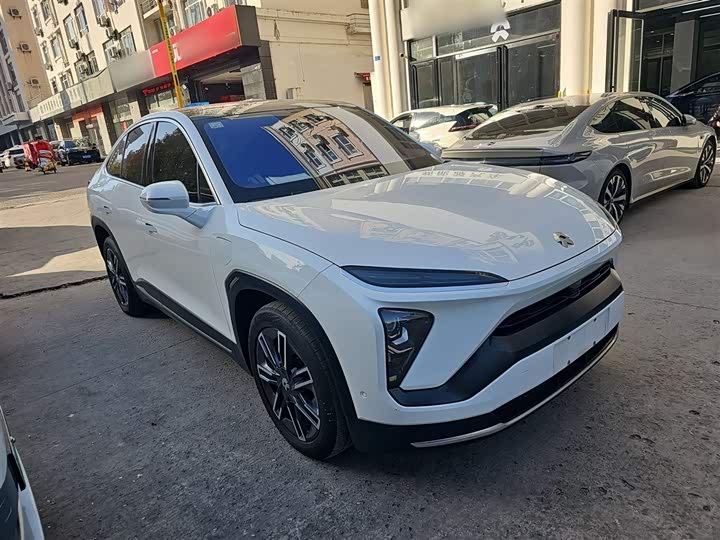 Фото 4 - Nio EC6