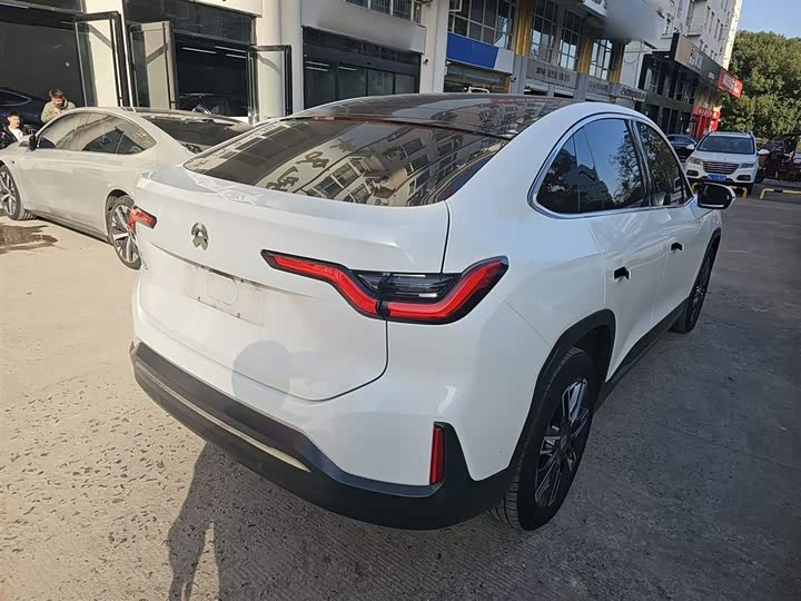 Фото 7 - Nio EC6