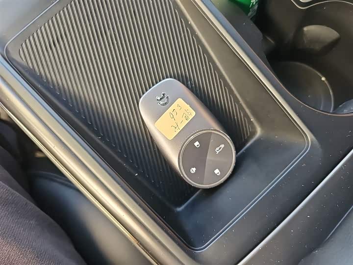 Фото 9 - Nio EC6